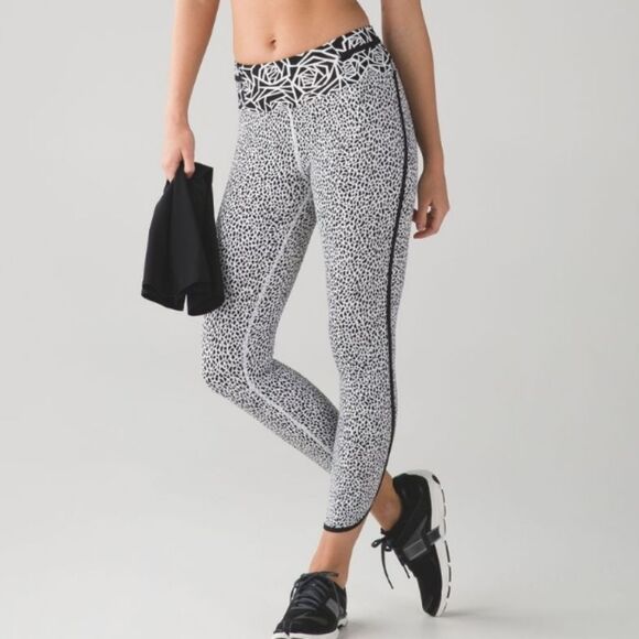 Lululemon Real Quick Tight - Miss Mosaic White / Posey - Picture 1 of 11